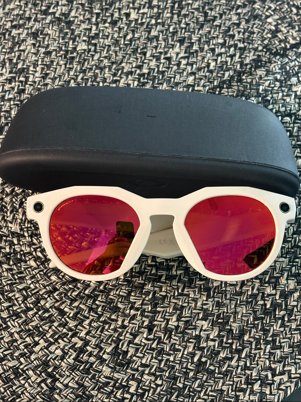 Oakley Meta HSTN smart glasses - Picture 2 of 6